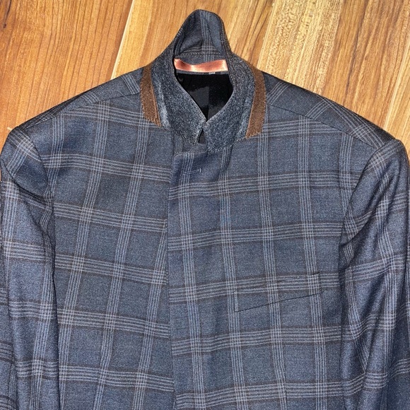 Checkered RW & Co. Men’s Blazer. *Like New!!* - Picture 3 of 5